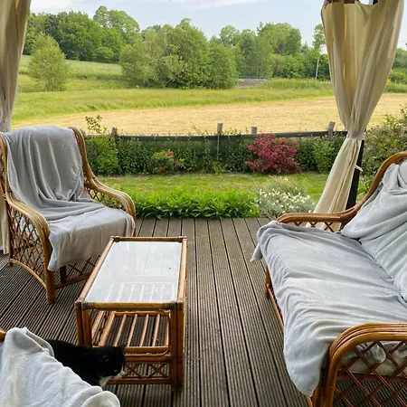 Spacious, Rustic Space For 2 Persons * Saint-Cyr-du-Bailleul