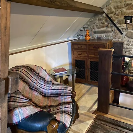 別荘 Spacious, Rustic Space For 2 Persons Saint-Cyr-du-Bailleul