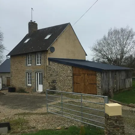 Spacious, Rustic Space For 2 Persons * Saint-Cyr-du-Bailleul