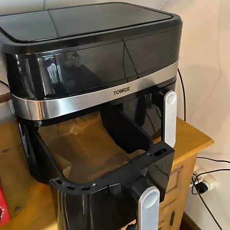 Spacious, Rustic Space For 2 Persons 別荘