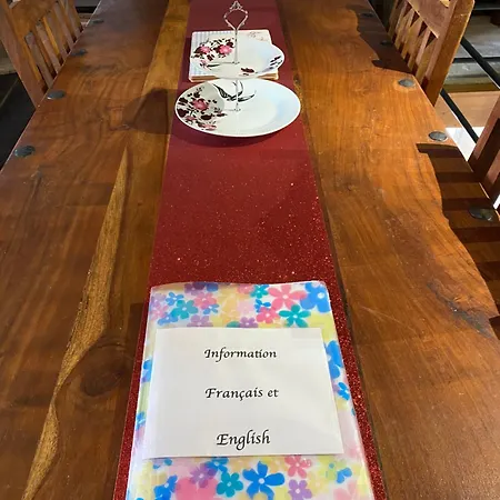 Spacious, Rustic Space For 2 Persons Saint-Cyr-du-Bailleul