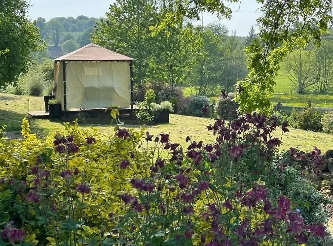 Vakantiehuis Spacious, Rustic Space For 2 Persons Saint-Cyr-du-Bailleul