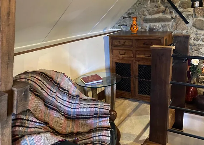 Vakantiehuis Spacious, Rustic Space For 2 Persons Saint-Cyr-du-Bailleul